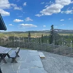With Panoramic Views Over The Mountains * 内斯比恩