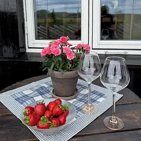 With Panoramic Views Over The Mountains בית נופש נסביין